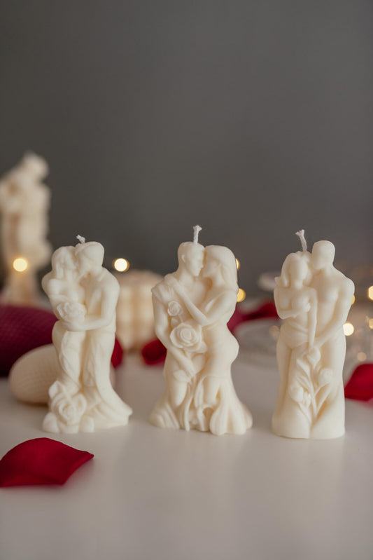 Mix Valentine Gift Candles - Romantic Loving Hugging Couples in Love